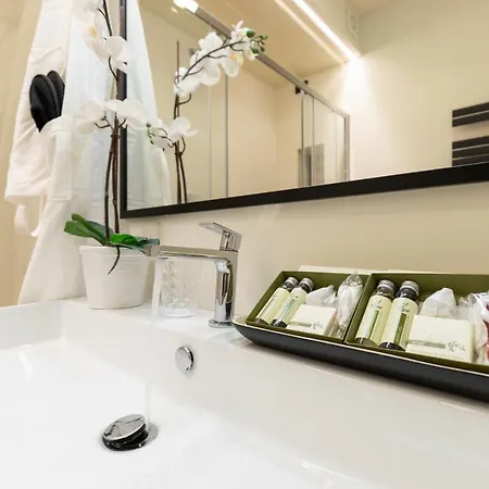 Affittacamere Foresteria Di Piazza Cavour - Luxury Suites&guest House