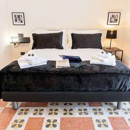 Foresteria Di Piazza Cavour - Luxury Suites&guest House Affittacamere 4*