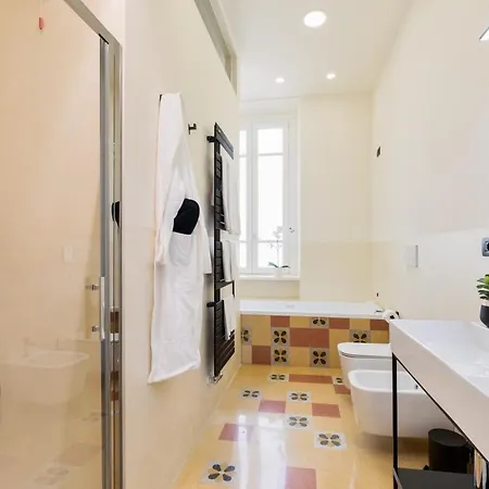 Affittacamere Foresteria Di Piazza Cavour - Luxury Suites&guest House