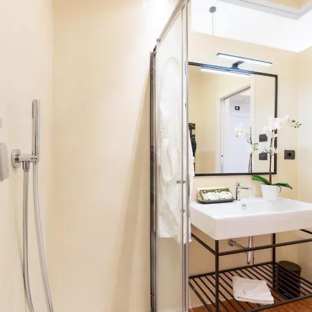 Foresteria Di Piazza Cavour - Luxury Suites&guest House 4*