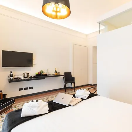Affittacamere Foresteria Di Piazza Cavour - Luxury Suites&guest House
