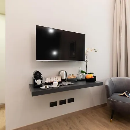 Foresteria Di Piazza Cavour - Luxury Suites&guest House 4*