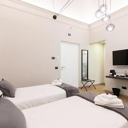 Affittacamere Foresteria Di Piazza Cavour - Luxury Suites&guest House
