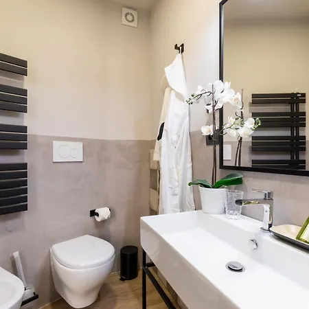Affittacamere Foresteria Di Piazza Cavour - Luxury Suites&guest House