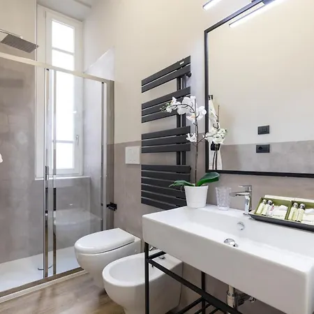 Foresteria Di Piazza Cavour - Luxury Suites&guest House Affittacamere 4*