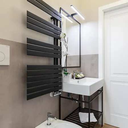 Foresteria Di Piazza Cavour - Luxury Suites&guest House Affittacamere 4*